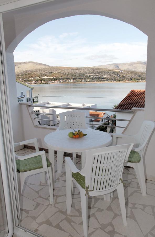 Apartments Iva Trogir Exterior foto
