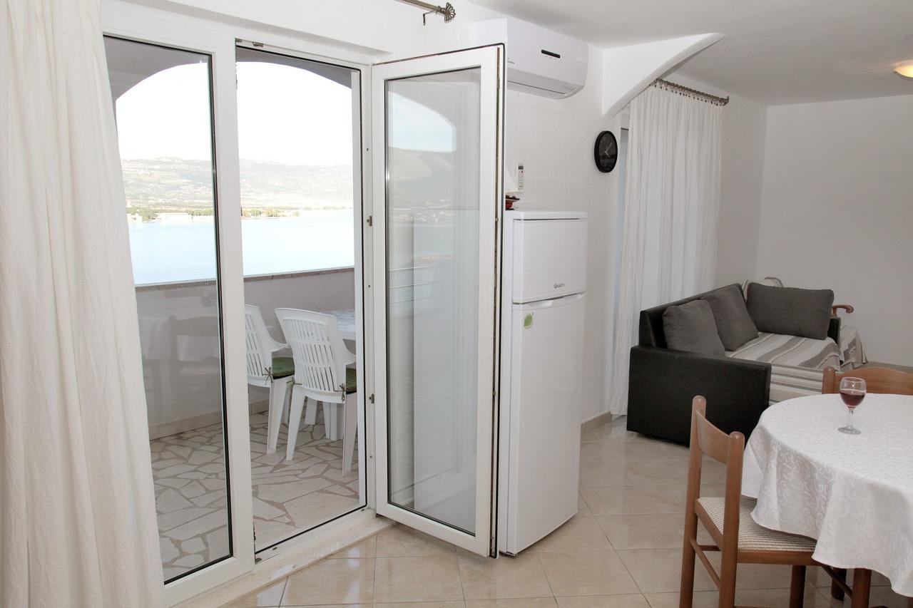 Apartments Iva Trogir Exterior foto