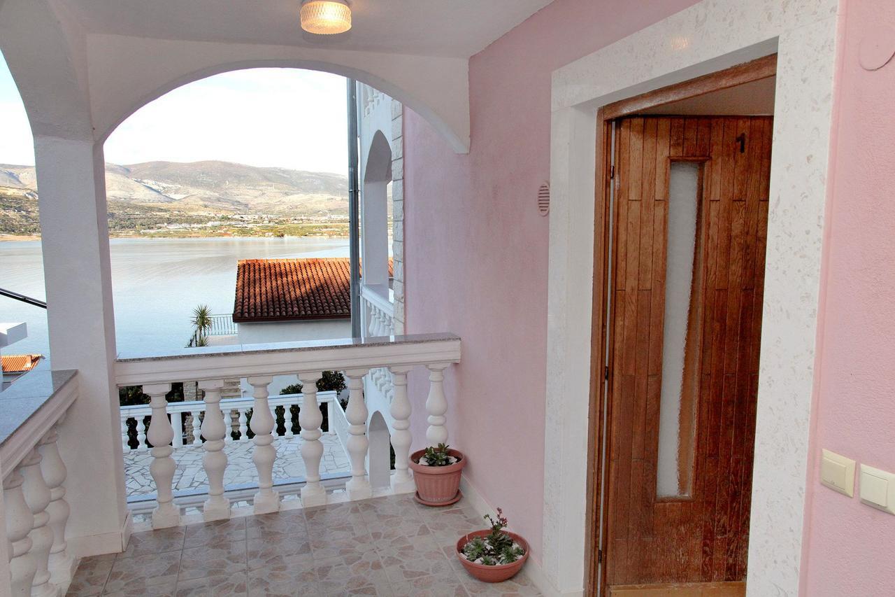 Apartments Iva Trogir Exterior foto