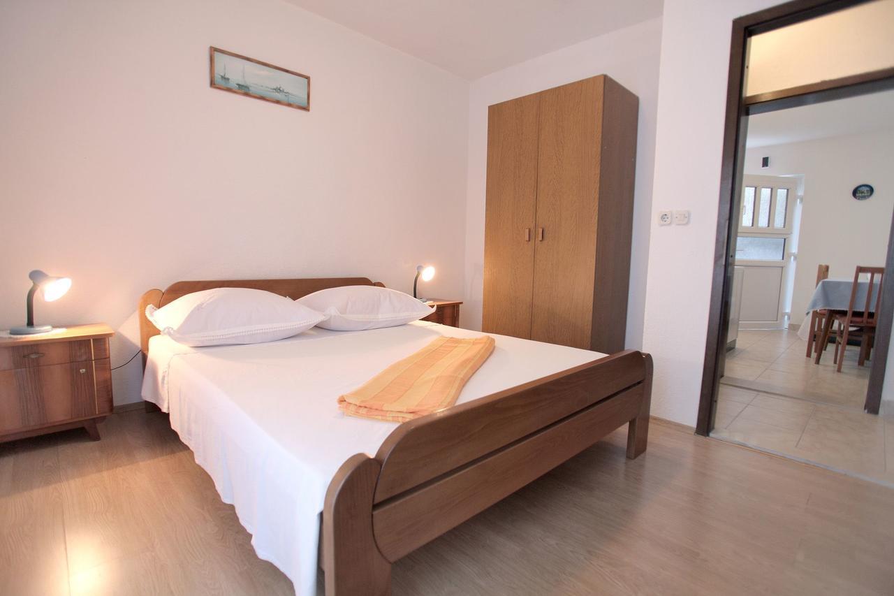 Apartments Iva Trogir Exterior foto