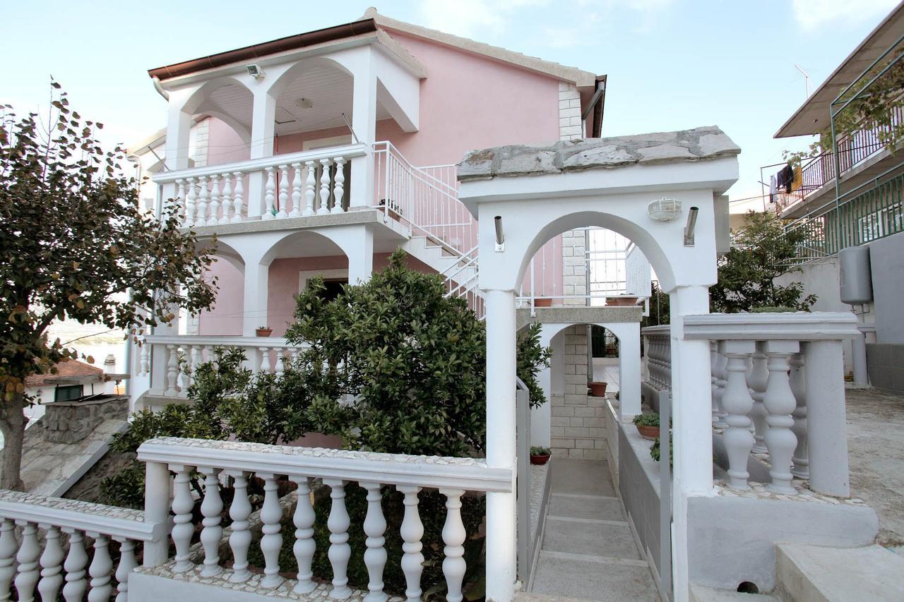 Apartments Iva Trogir Exterior foto